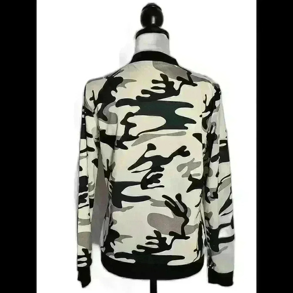 None Jackets & Blazers - Stylish Women's Camo Print Long Sleeve Jacket
